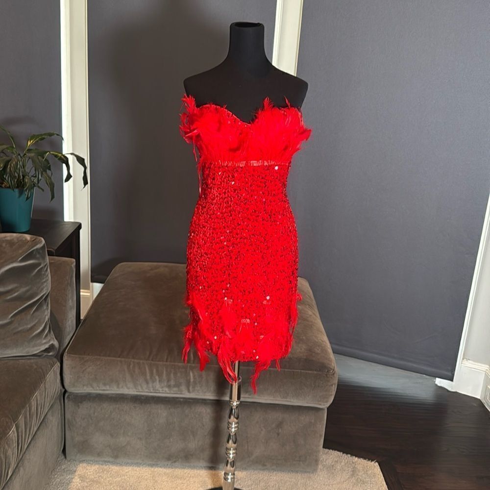 Women’s Short Red Strapless Sequined BodyCon Party Dress with Feathers Size L